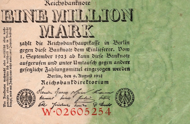 One_million_mark_banknote_printed_in_September_1923_during_Germanys_hyperinflation.Authors_collection..jpeg