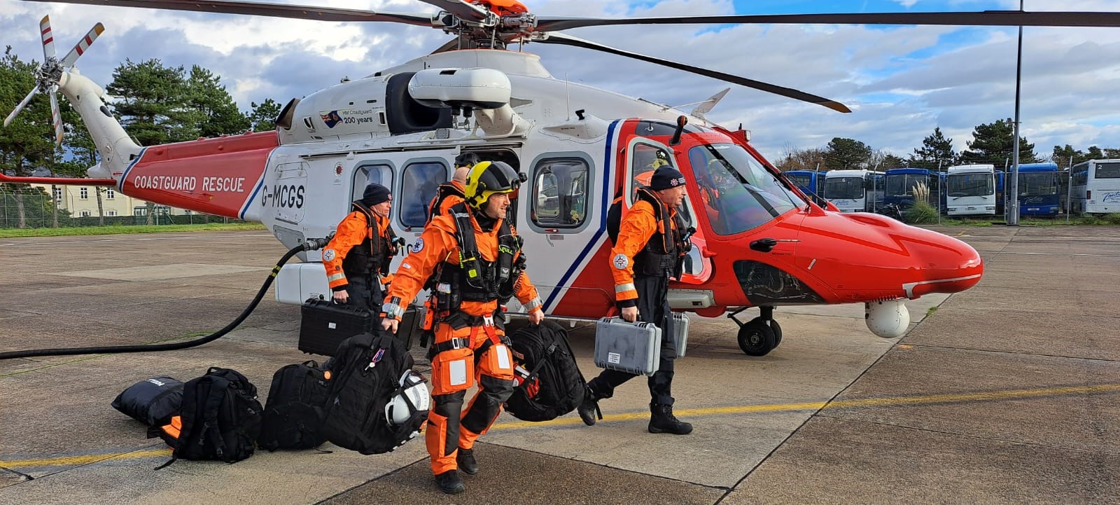 hampshire team fly in to help with pier road explosion