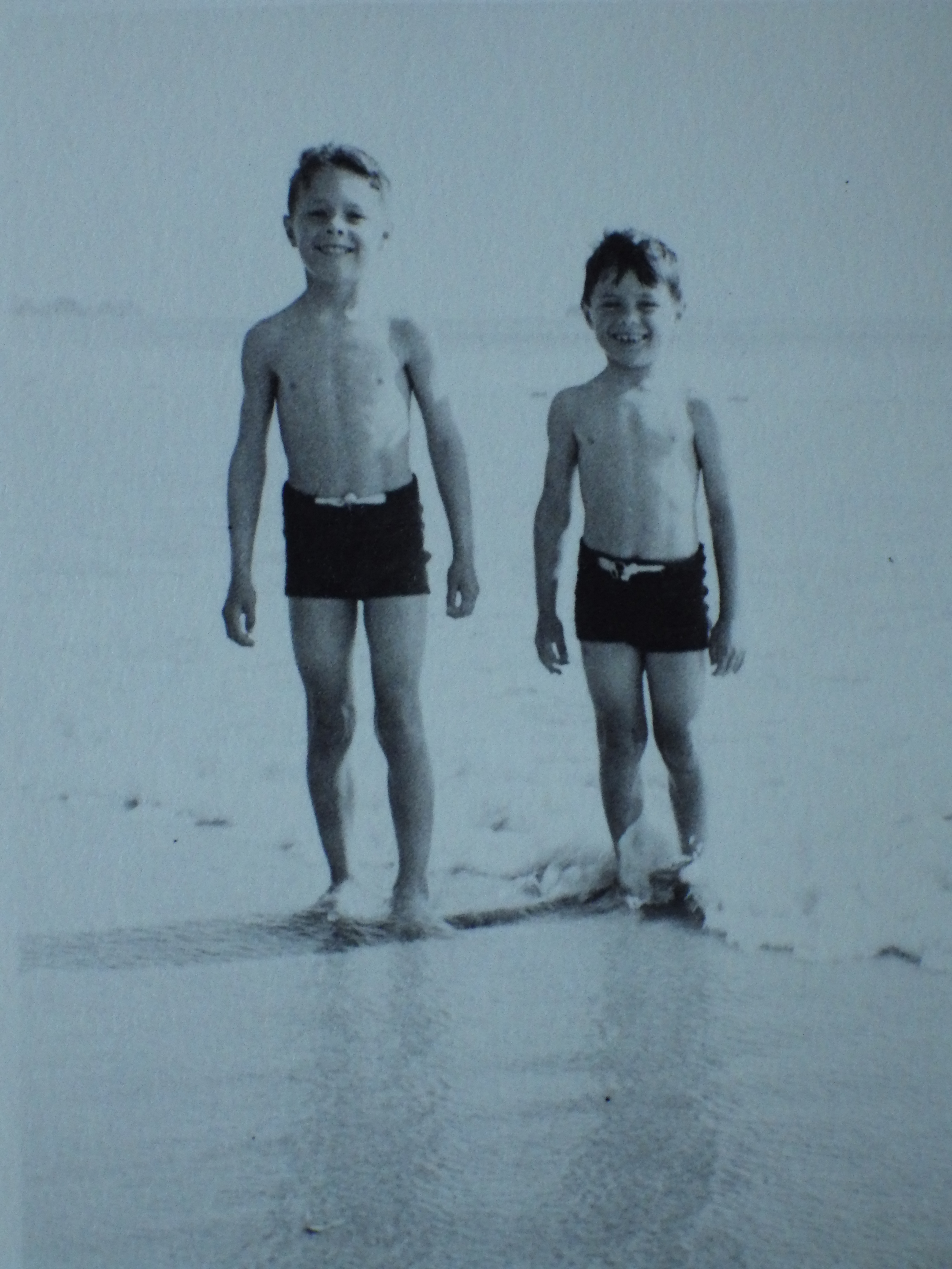 david and geoff perchard 1947 la ronde.JPG