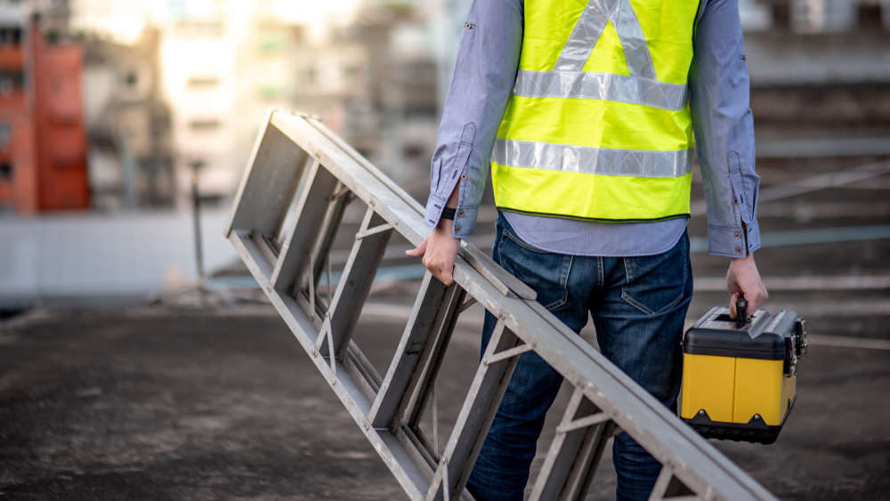 ladder_tool_kit_worker_stock.jpg