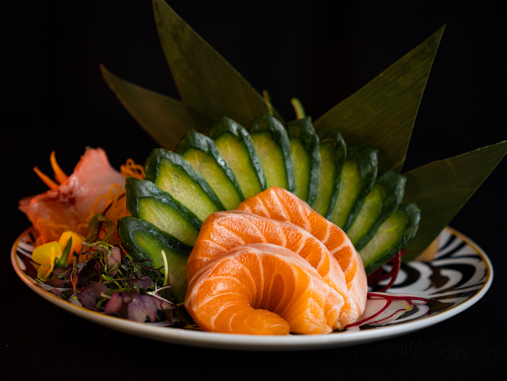 sashimiplatter12pcsalmonandseabass.jpg