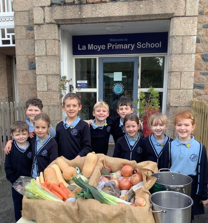 LA_MOYE_PUPILS_PREPARING_SOUP.jpeg