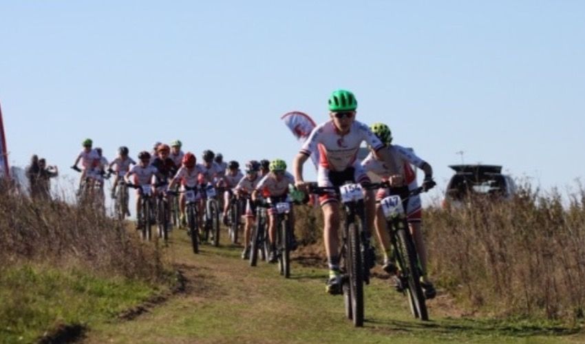 Record number of mountain bike riders tackle Jubilee Hill