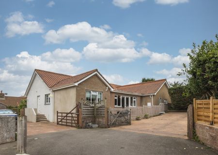 Woodseat, Les Landes Avenue 