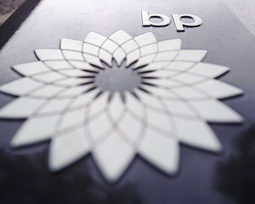 BP sees profits dive amid plunging oil prices