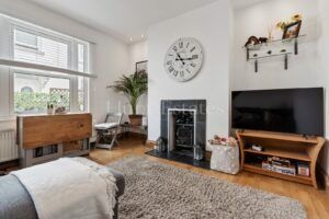 Charming One Bedroom Cottage With Additional Loft Room 