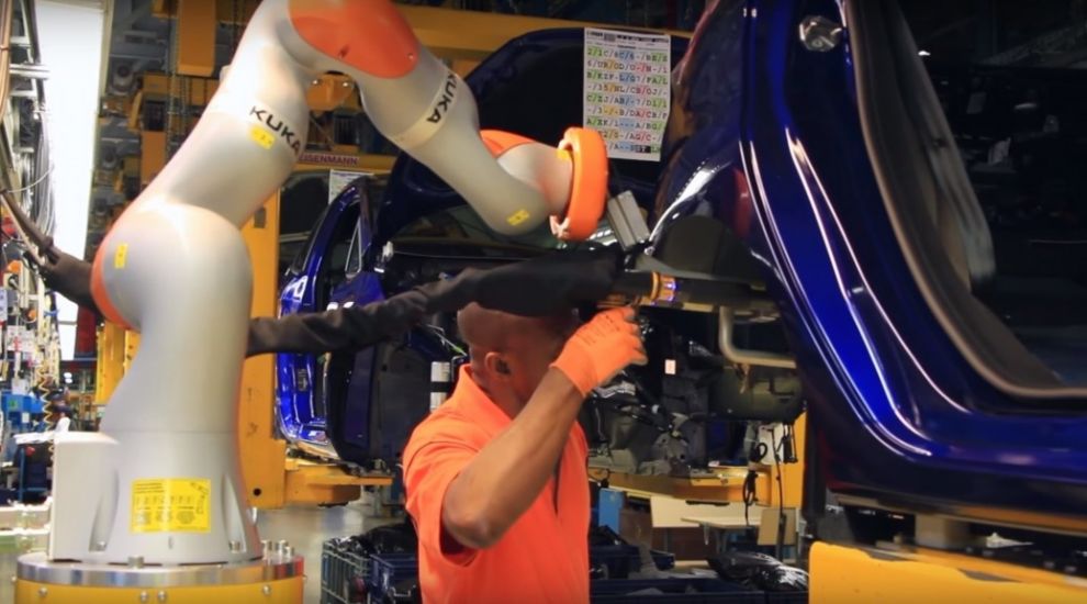 Ford factory workers are partnering with collaborative robots