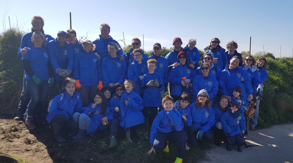 RBC volunteers help Hedgegrow Campain