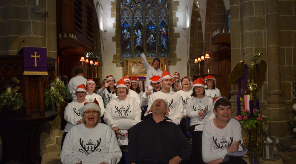 Les Amis annual Christmas Carol service returns