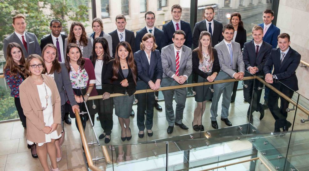 EY welcomes its 2014 trainee associates to the firm