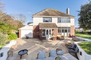 Elegant Detached House In An Elevated Position At Mount Bingham 