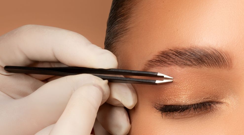 Have you heard about #eyebrowblindness?