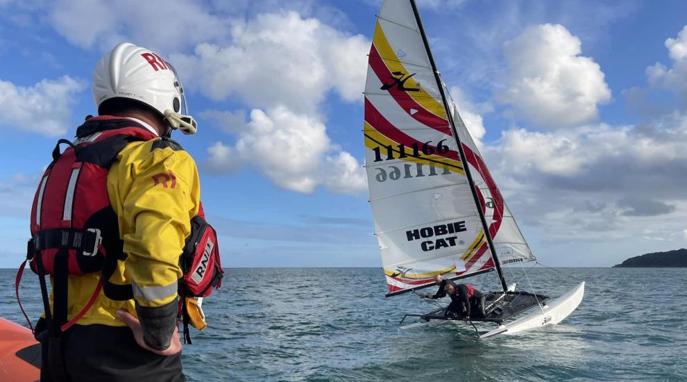 Praise for kitesurfer who rescued catamaran sailor