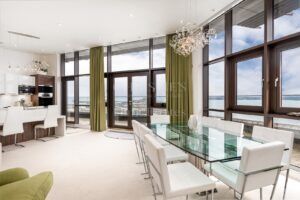 Spacious Penthouse With Stunning Sea And Marina Views 