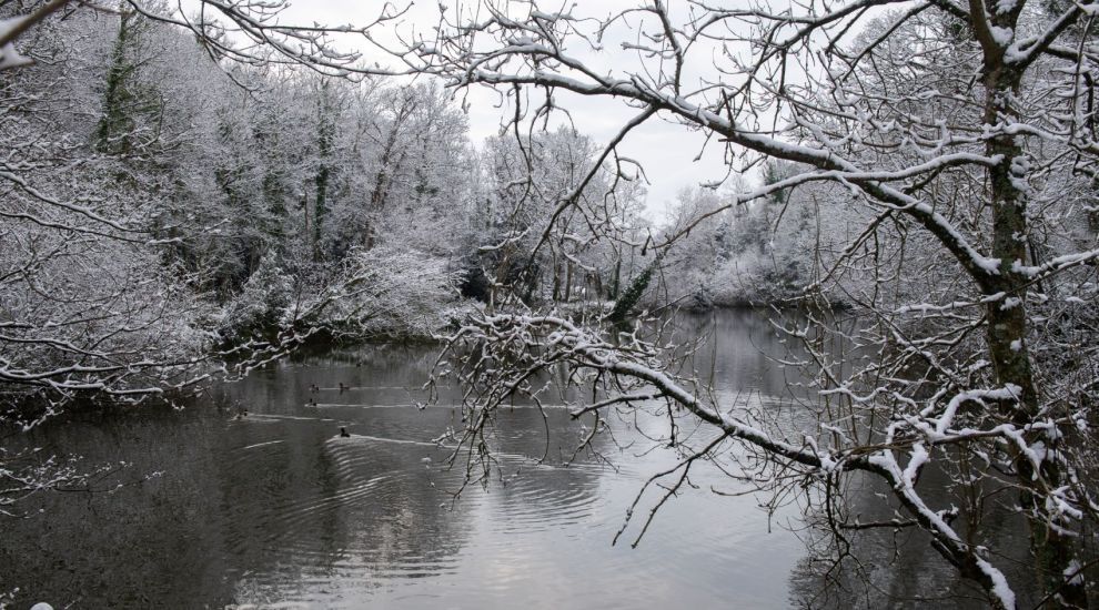 Emergency planning meeting as Jersey braces for... 5mm of snow