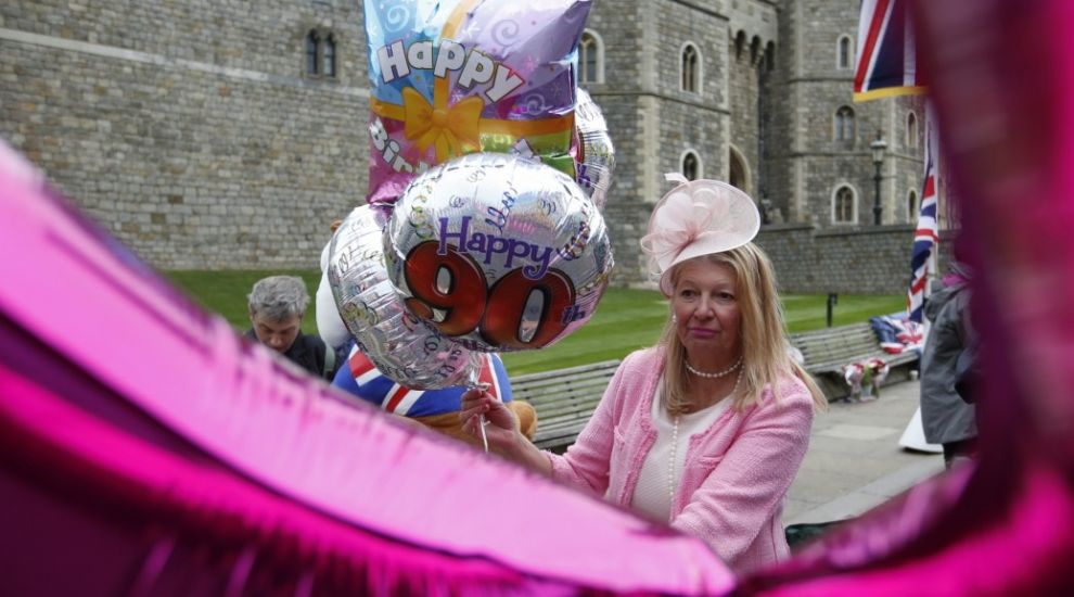 Twitter celebrates the Queen's 90th birthday by adding balloons to Monarchy account