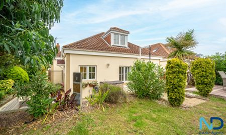 St Brelade - Four Bedroom Dormer Bungalow With Garden And Parking 