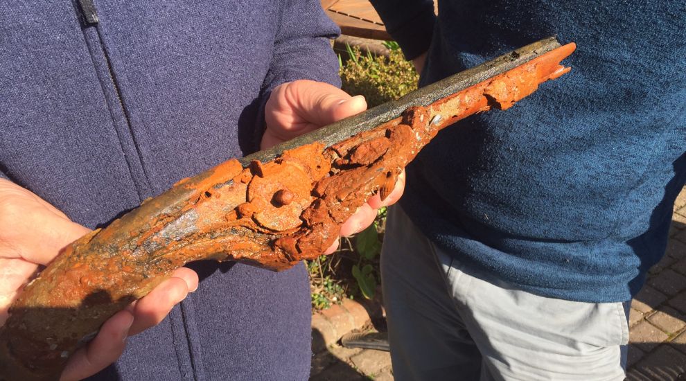 Civil War era pistol discovered in St. Aubin's Bay