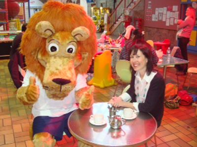 Humfrey the Lion returns to Fort Regent