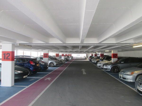 Minister: there are no plans to hike parking charges