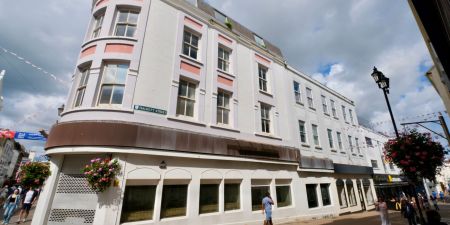 19 Queen Street – Offices/retail 