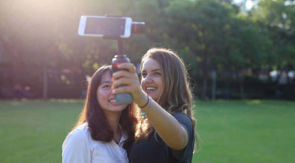 Move over, selfie sticks! Vimble S could be the smartphone kit of your dreams