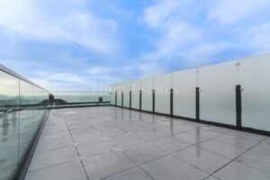 New Penthouse Apartment With Roof Terrace And Sea Views