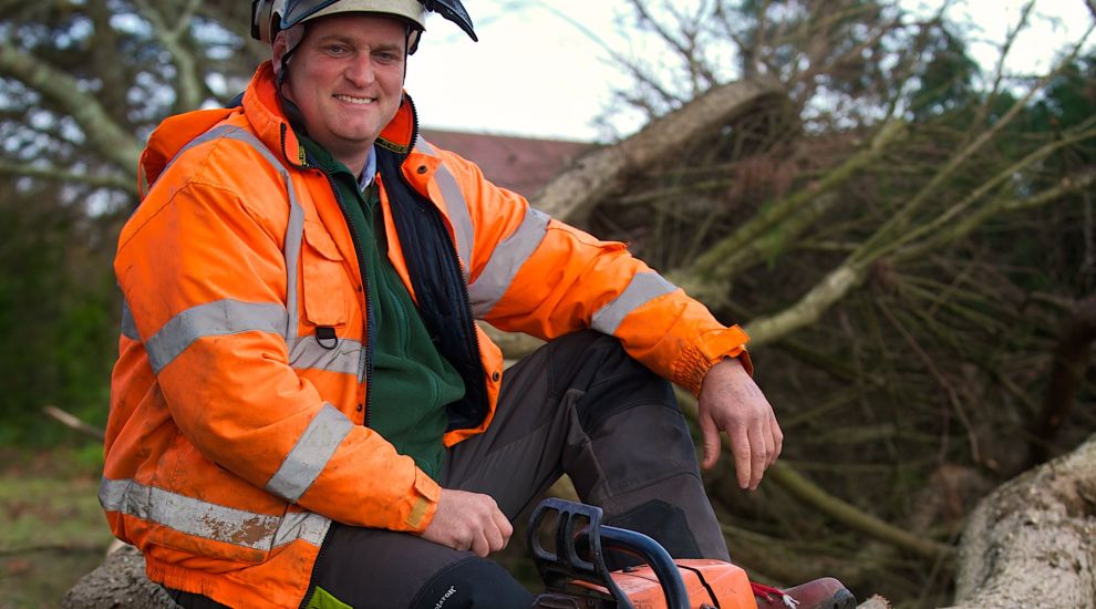 Floods of tributes to much-loved tree surgeon and 