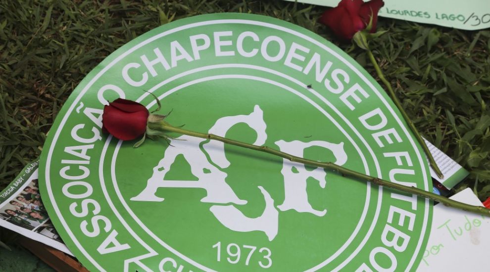 Fifa 17 pays tribute to Chapecoense by giving players their badge and kits for free