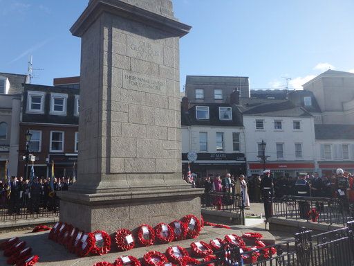 VIDEO: Hundreds attend Remembrance Day service