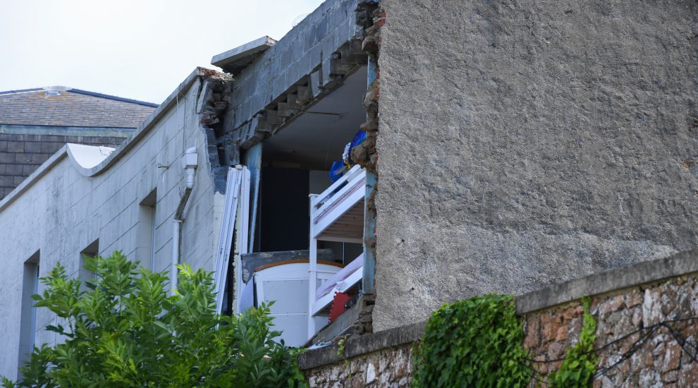 Parents remain in hospital following Mont Pinel blast
